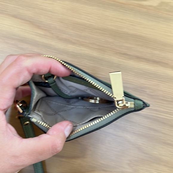 Army green Michael Kors wristlet wallet - Picture 2 of 7